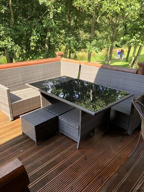 屋外ダイニングエリア