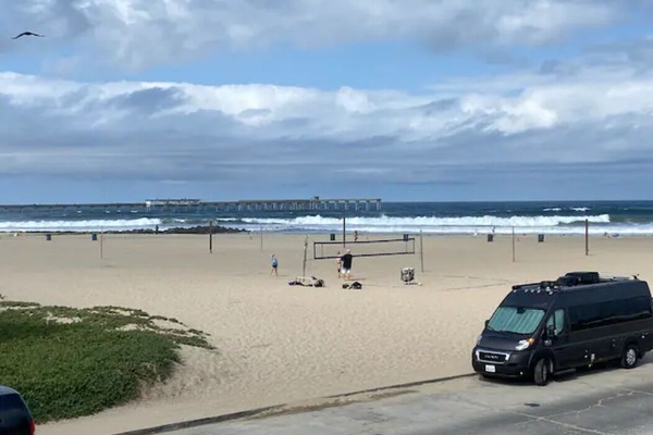 Beach nearby, sun loungers