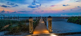 Luxury Beachfront Home-Lit Fishing Dock, Shelling, Stunning Sunrises- Golf Cart
