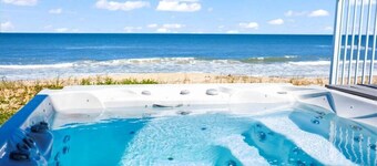 Beachfront Bliss w/Swim Jacuzzi l Victoria Shores