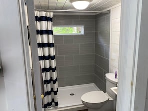 Shower, towels, soap, toilet paper - Ultimate couples getaway! Quiet and private Lakeside Cottage in the Adirondacks (Adirondack)