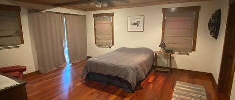 4 soveværelser, skrivebord, strygejern/strygebræt, gratis Wi-Fi