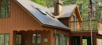 Cozy cabin with hot tub in a peaceful setting!