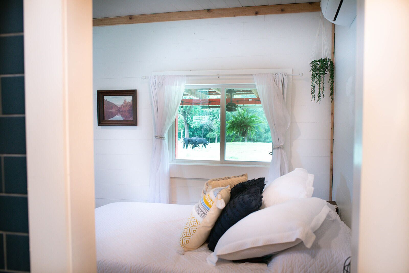 1 bedroom, in-room safe, travel crib, bed sheets