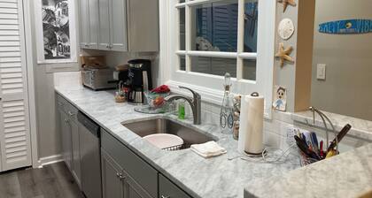 Secluded 3 bed 2 bath condo close to Memorial Park, Five-points, & UGA in Athens