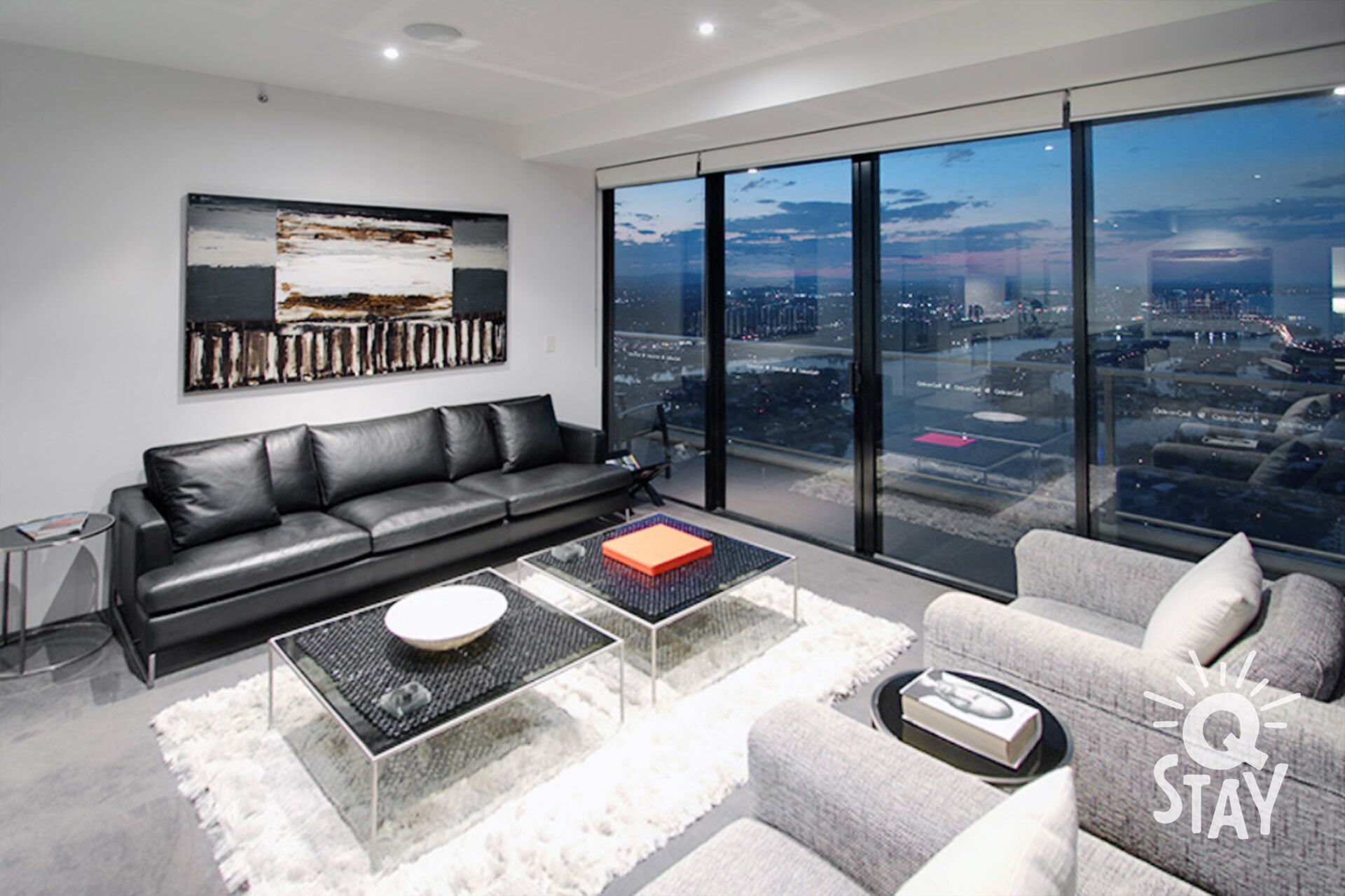 ♦️ Circle on Cavill - 3 Bedroom Sub Penthouse Ocean Good for 10 pax — Q Stay