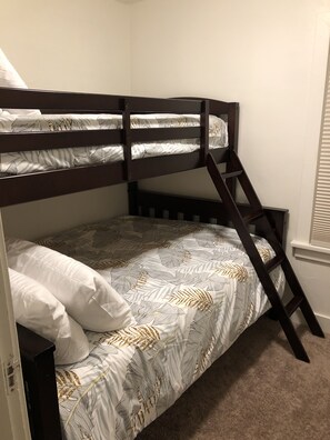 4 bedrooms, iron/ironing board, travel crib, free WiFi