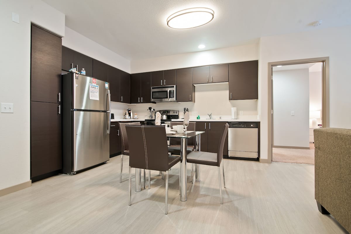 Luxury Apartment, 2 Bedrooms | Private kitchen