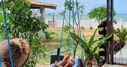Studio right on the sand with beautiful sea views.