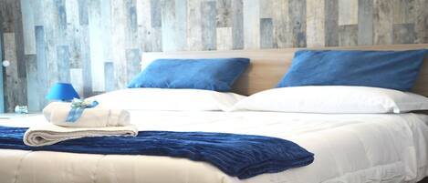 5 bedrooms, iron/ironing board, free WiFi, bed sheets