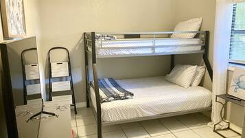 2 bedrooms, desk, iron/ironing board, free WiFi