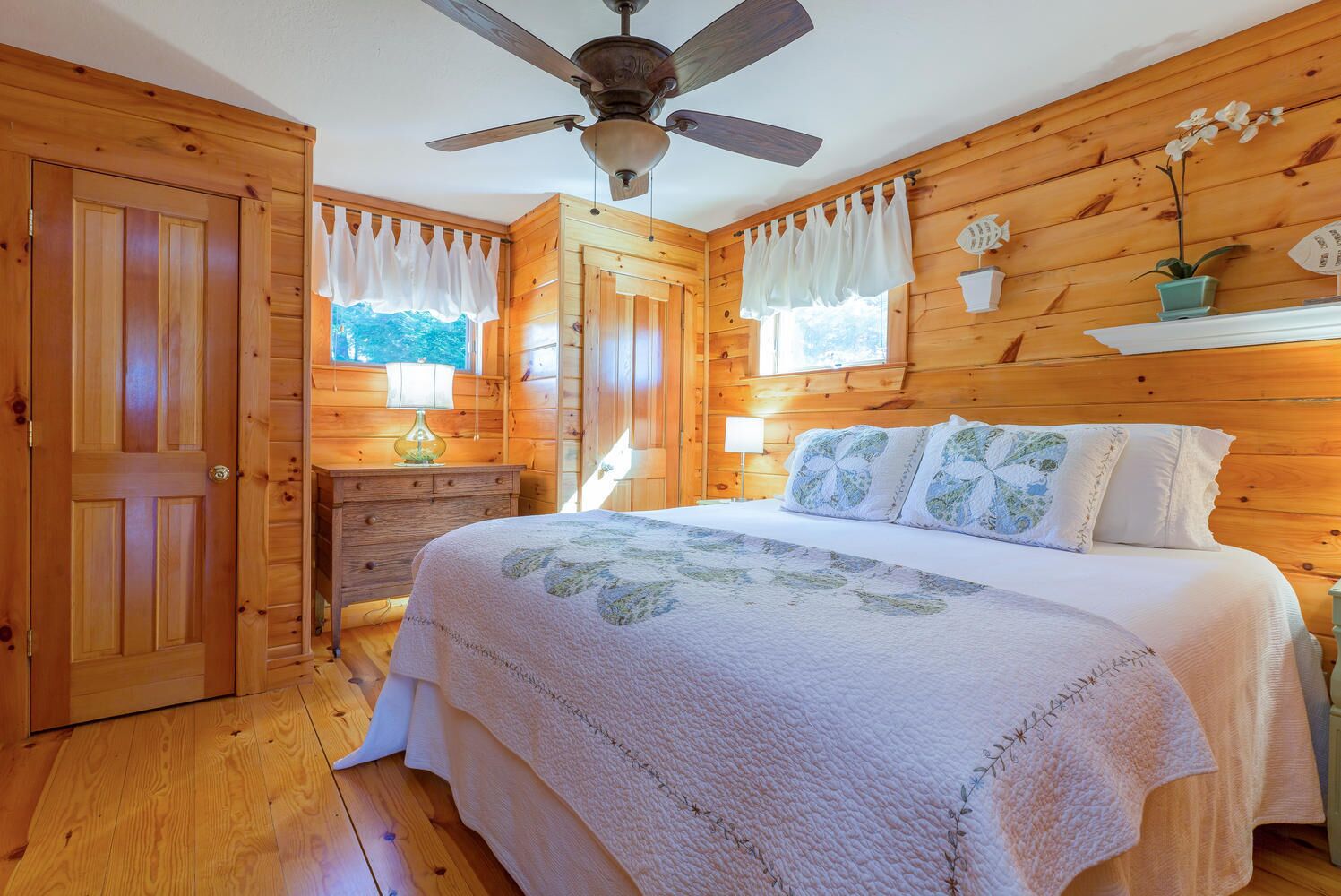 6 chambres, bureau, fer et planche à repasser, Wi-Fi gratuit