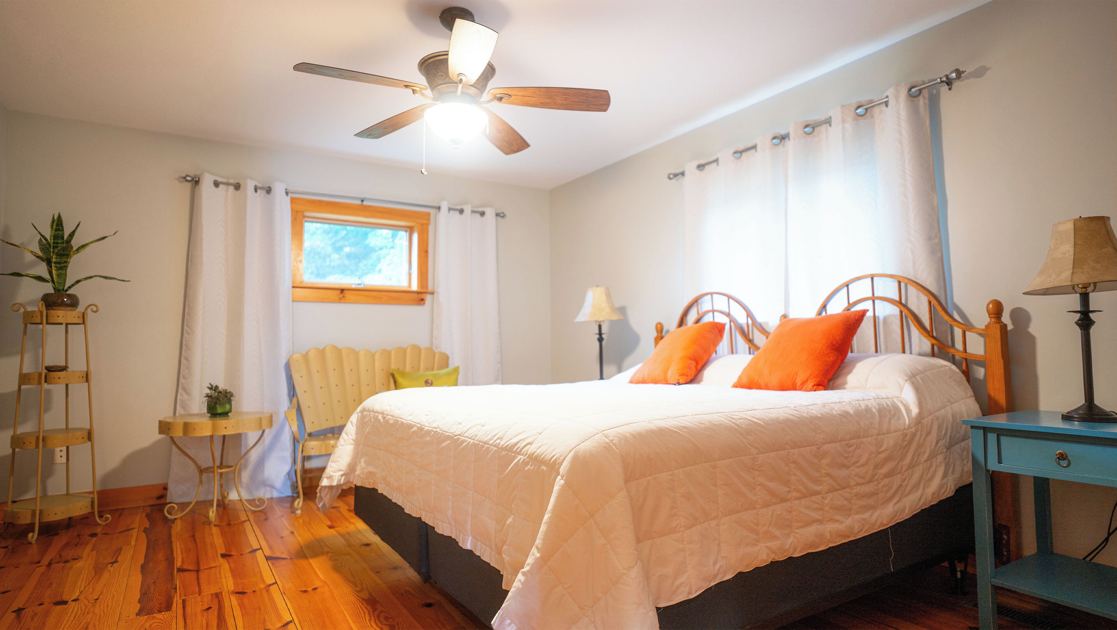 6 室のベッドルーム、デスク、アイロン / アイロン台、WiFi (無料)