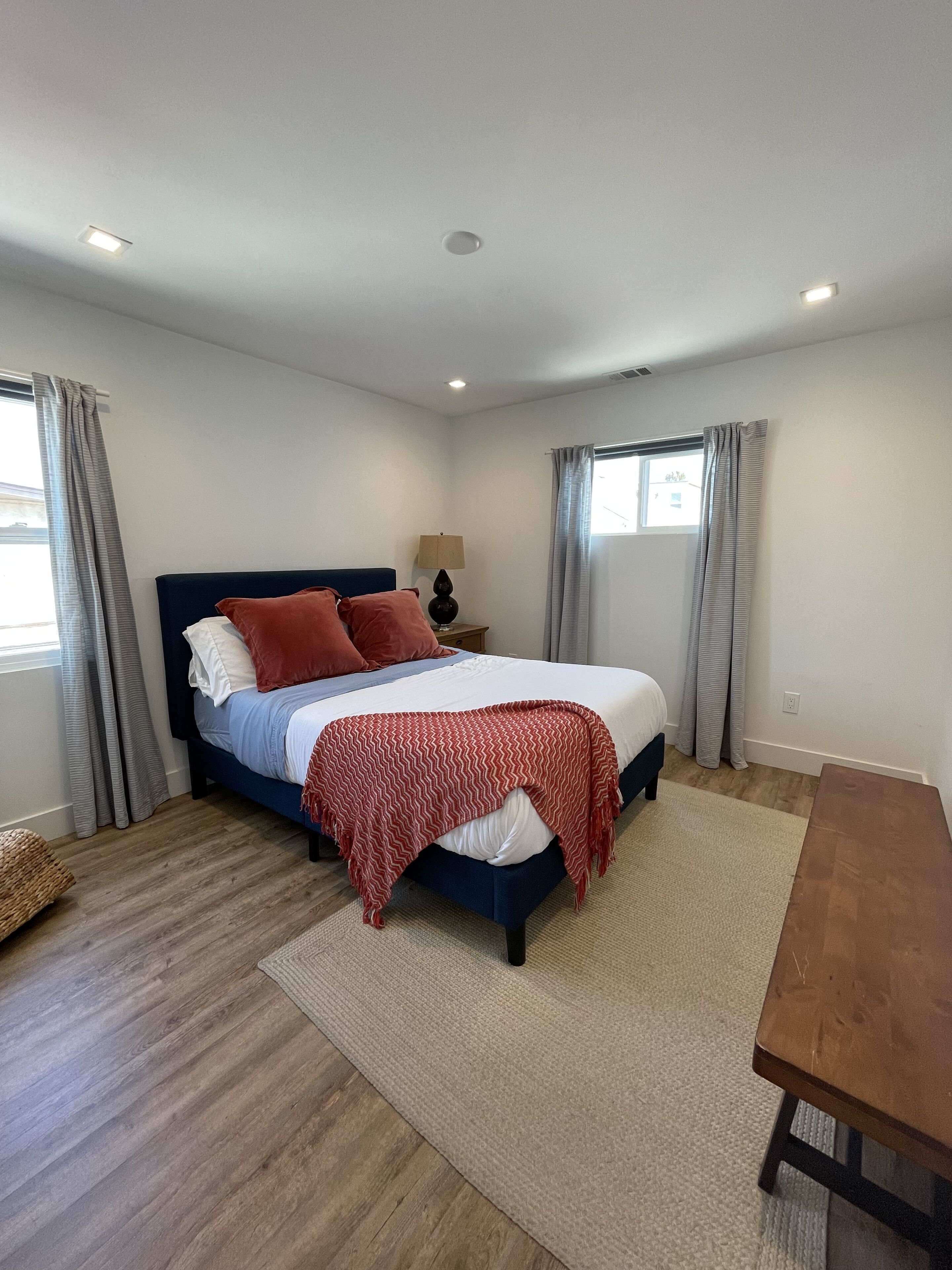 2 habitaciones, tabla de planchar con plancha y wifi gratis 