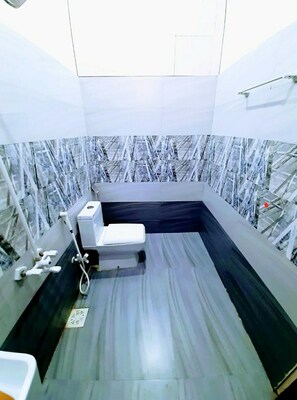 Chambre Standard avec lits jumeaux, 2 lits une place | Salle de bain