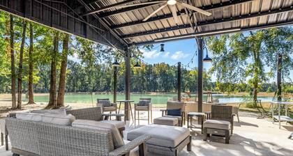 Woodland Gameday Getaway Near Tuscaloosa – Pond Views, Pavilion, Firepits & More