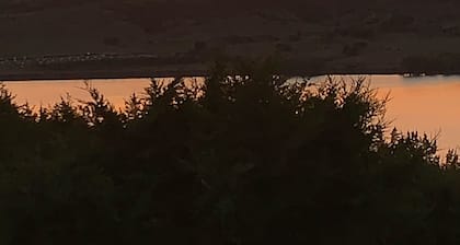 Chamberlain 2 Bedroom Cabin, Sleeps 4-6, Great View, Boat/Camper Parking, Quiet