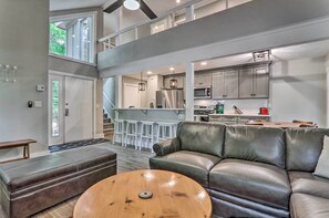 TV, fireplace, video game console, books - Unwind Fireside & Walk to Slopes! Poconos Getaway (Lake Harmony)