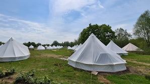 Huisje, meerdere bedden | Terrein van de accommodatie