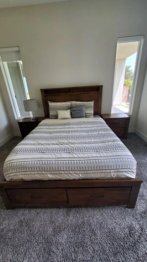 3 Schlafzimmer, Schreibtisch, Bügeleisen/Bügelbrett, kostenloses WLAN