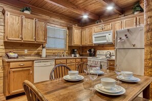 Microonde, forno, piano cottura, lavastoviglie