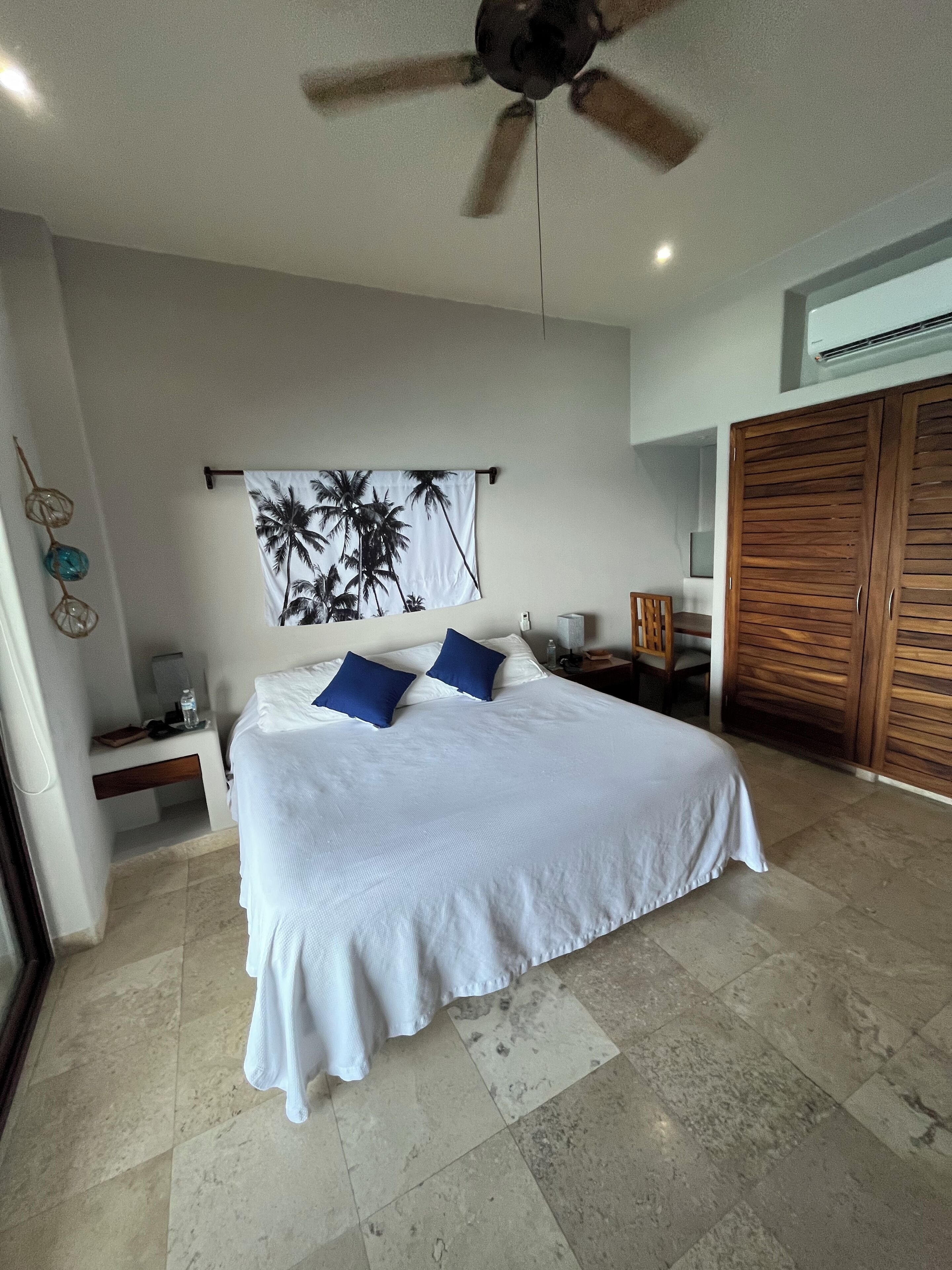 1 chambre, coffres-forts dans les chambres, bureau