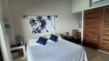 1 chambre, coffres-forts dans les chambres, bureau