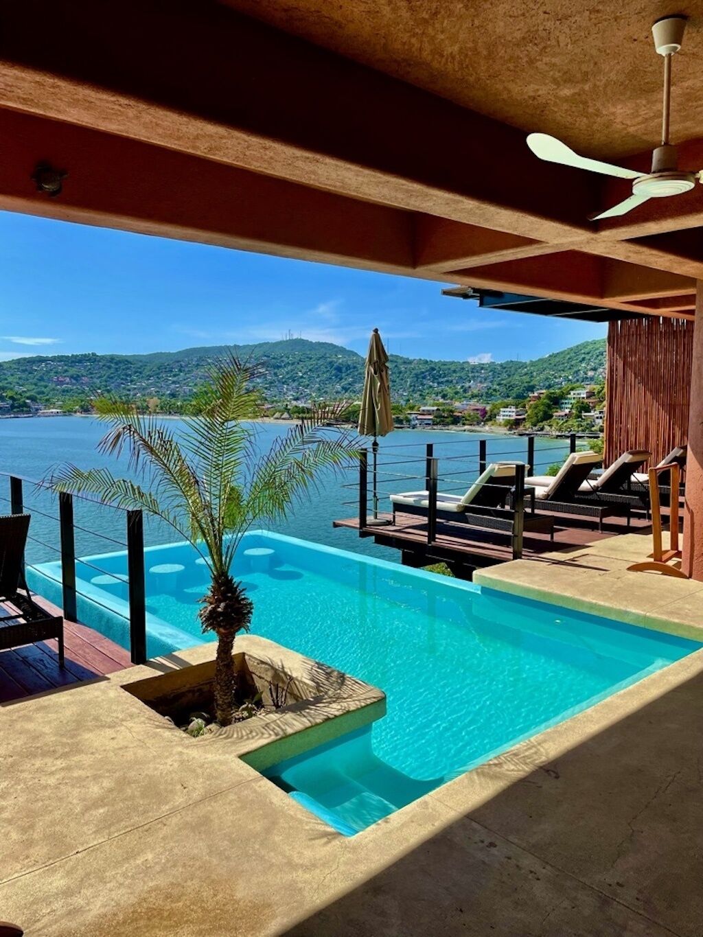 حمّام سباحة خارجي