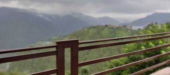 The Whisteling Cottage