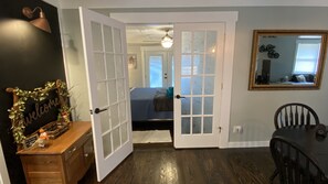 2 bedrooms, desk, iron/ironing board, free WiFi