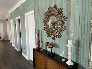 Interior detail - Promise Land Gem (Morehead City)