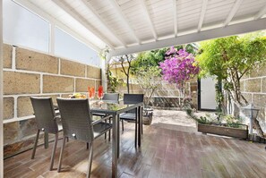 Casa, varias camas | Balcón