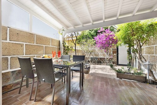 Lovely 2-bed House With Pool and Sea-view, Chayofa