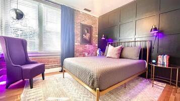 1 bedroom, desk, iron/ironing board, WiFi