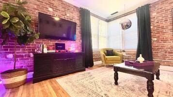 TV, fireplace, stereo