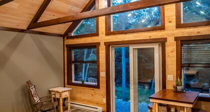 Mountain River Log Cabin on Otter Creek Scenic Natural Soaking Pool