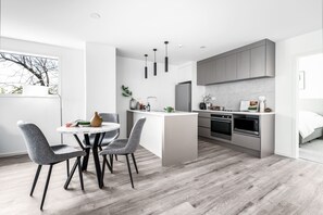 Living area - Sunrise Garden Suites (Auckland)