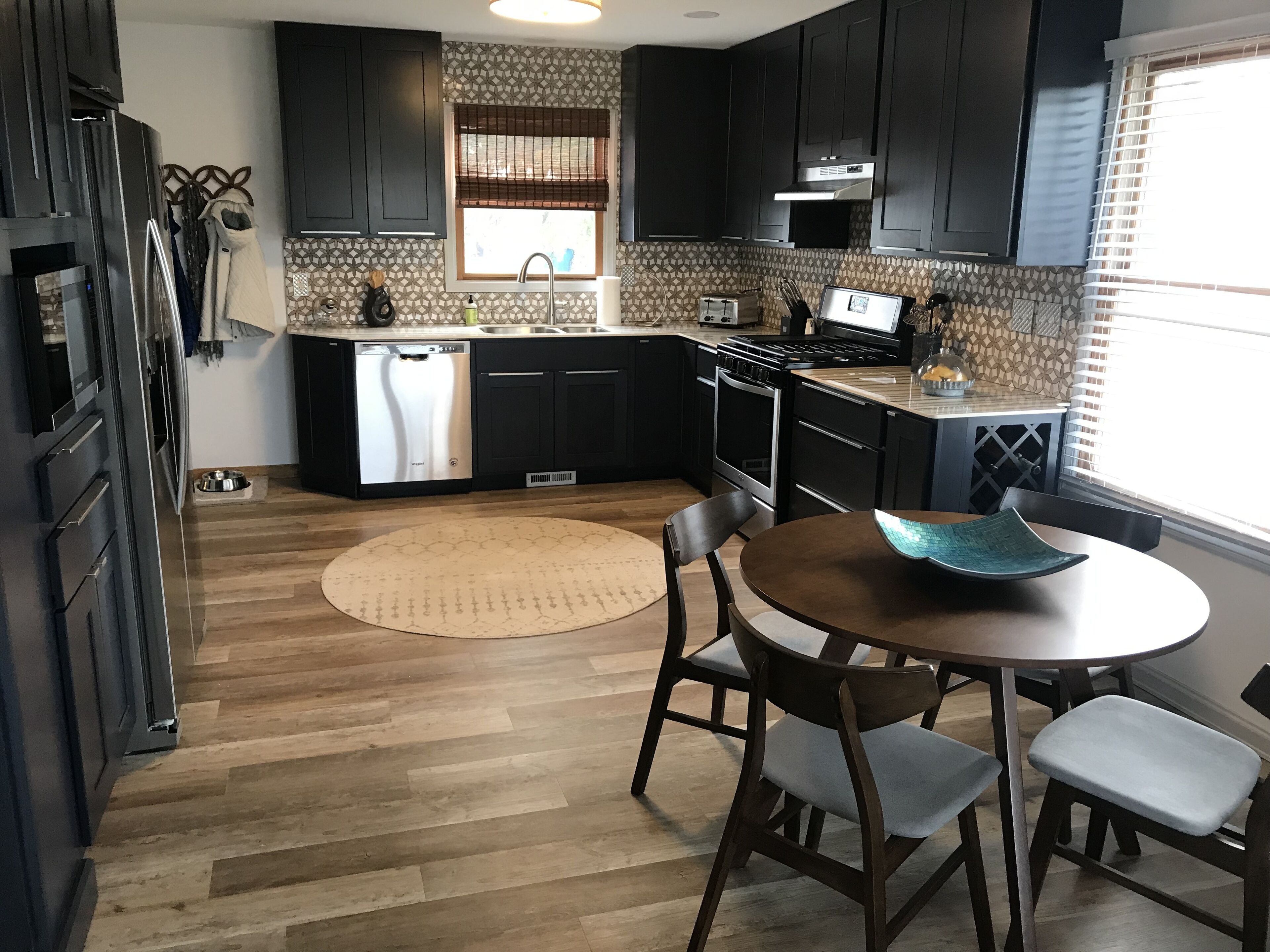 Kylskåp, mikrovågsugn, ugn och spishäll