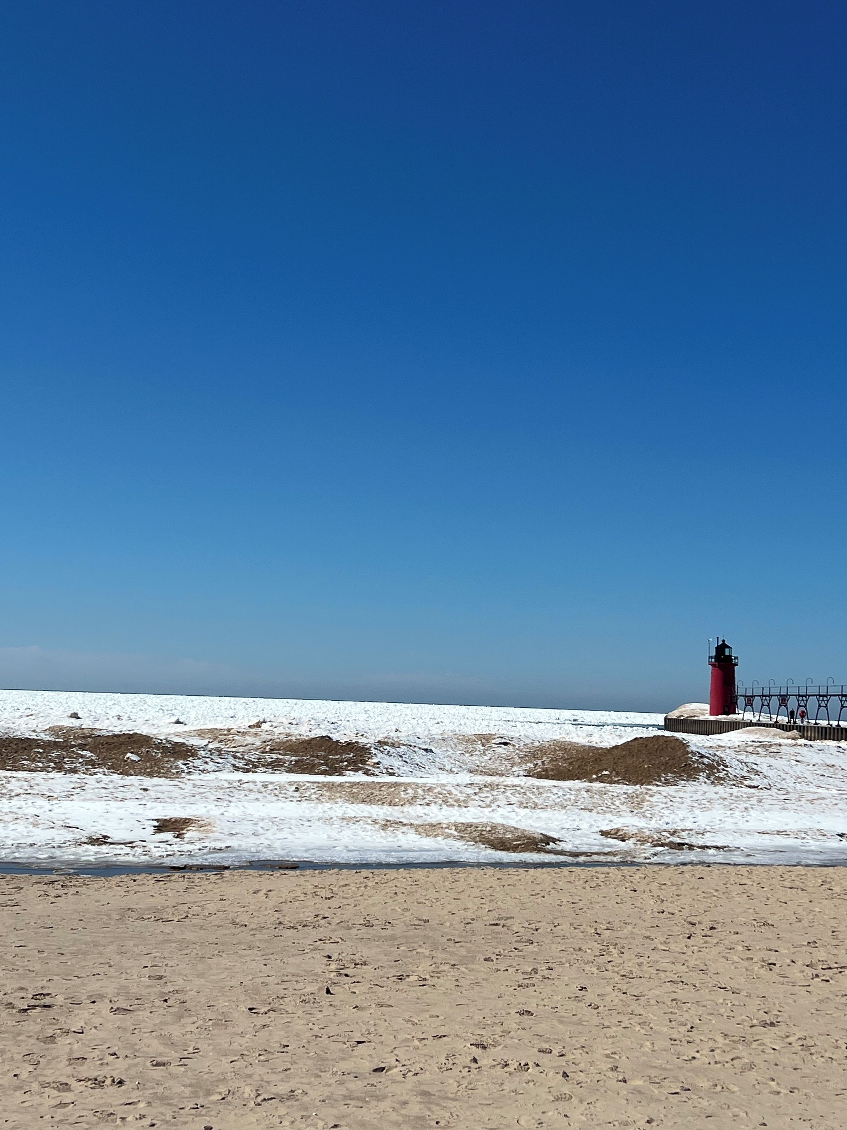 Beach nearby, sun loungers