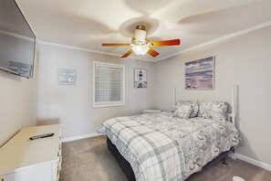 2 bedrooms, iron/ironing board, Internet, bed sheets
