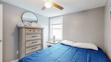 1 bedroom, iron/ironing board, internet, bed sheets