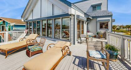 Fun Family Retreat W/ Fast WiFi, Canal Access, Large Deck, & More - Dogs Welcome