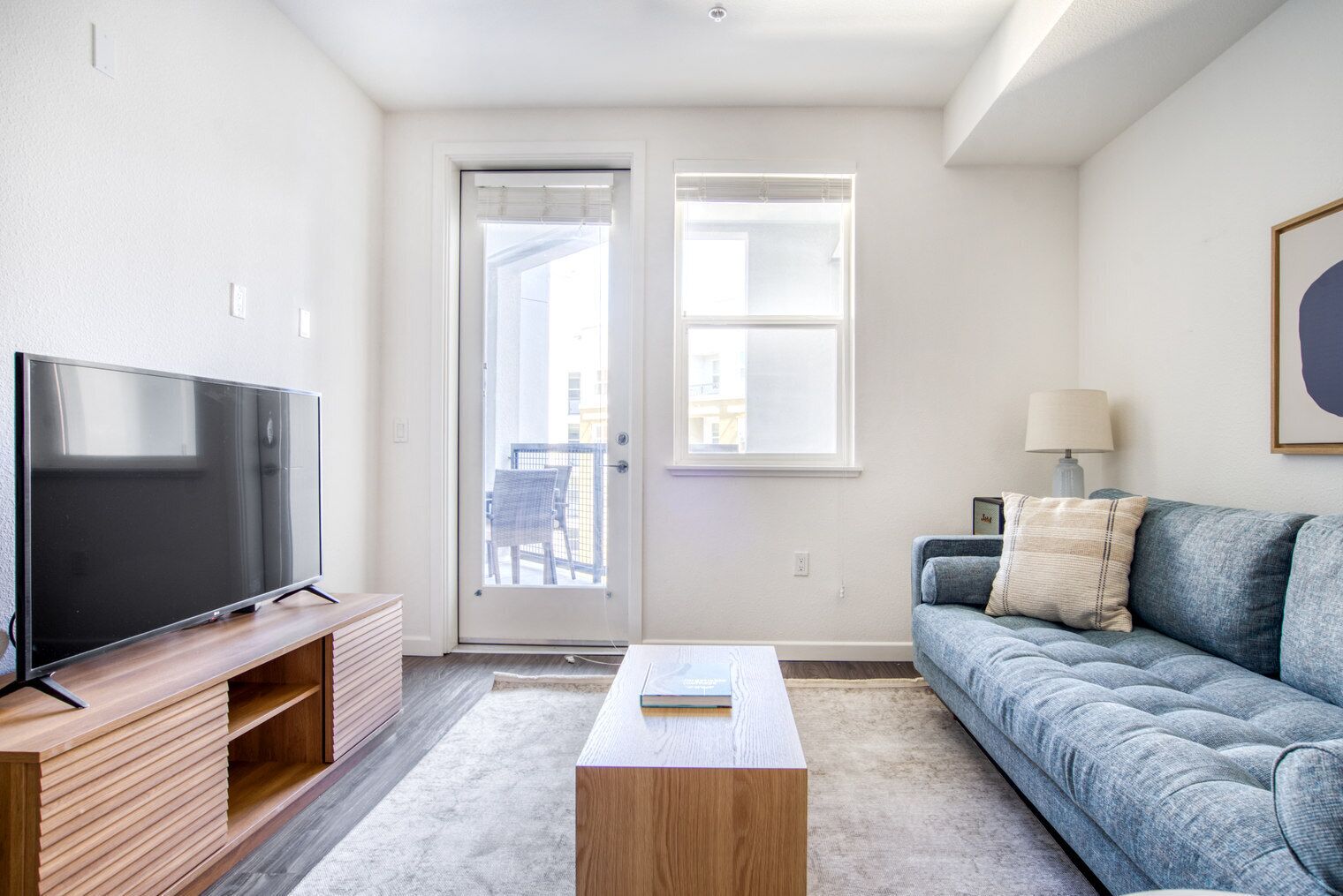 Ideal Milpitas 1BR w/ Gym, Pool, W/D, walk to mall + BART, by Blueground (SFO 604)