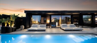 Estepona - Sleeps 8 - Pool - Pet Friendly - Garden