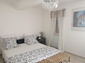 2 chambres, fer et planche Ă repasser, Wi-Fi gratuit, draps fournis