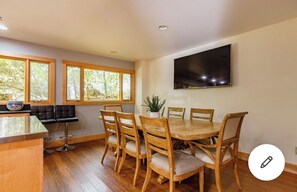 Dining - 5 bedroom 3000 sq foot custom Home near Boone & ASU campus . <br> (Boone)