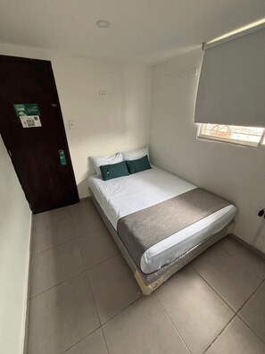 Quarto casal | Roupas de cama antialérgicas, Wi-Fi de cortesia, roupa de cama