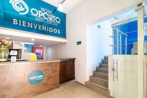 Interior entrance - Ayenda Oporto Suites (San José de Cúcuta)