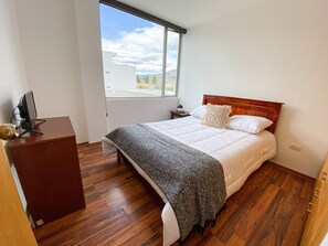 3 bedrooms, WiFi - Beautiful apartment with incredible view (Cumbaya)