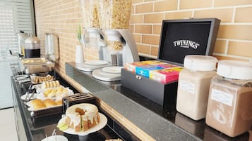 Free daily continental breakfast